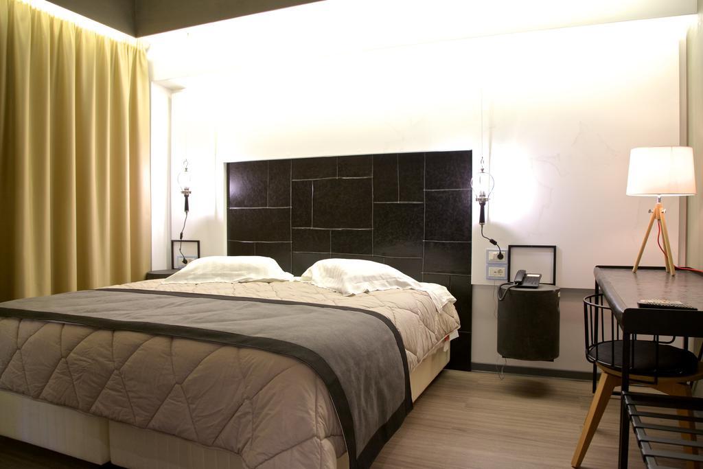 Adonis City Hotel Patras Buitenkant foto