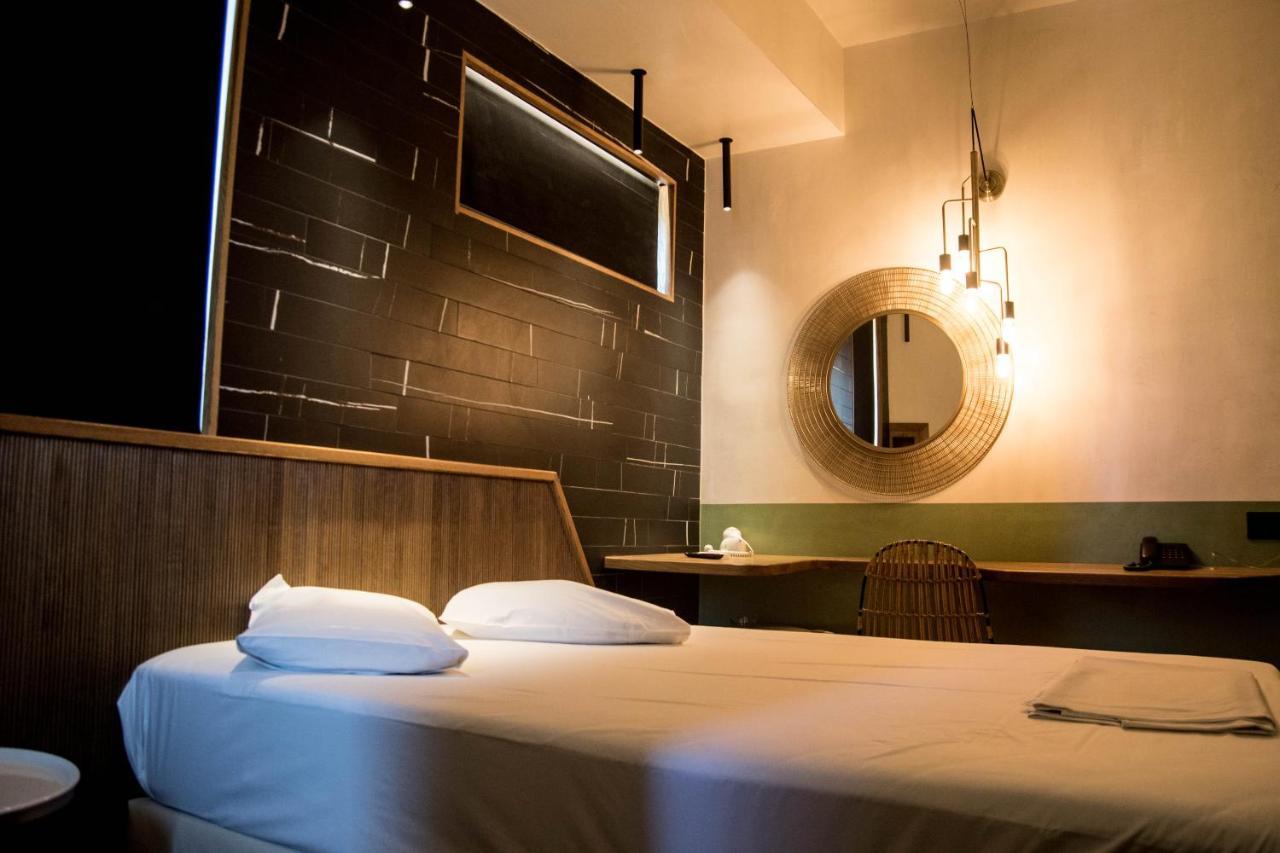 Adonis City Hotel Patras Buitenkant foto