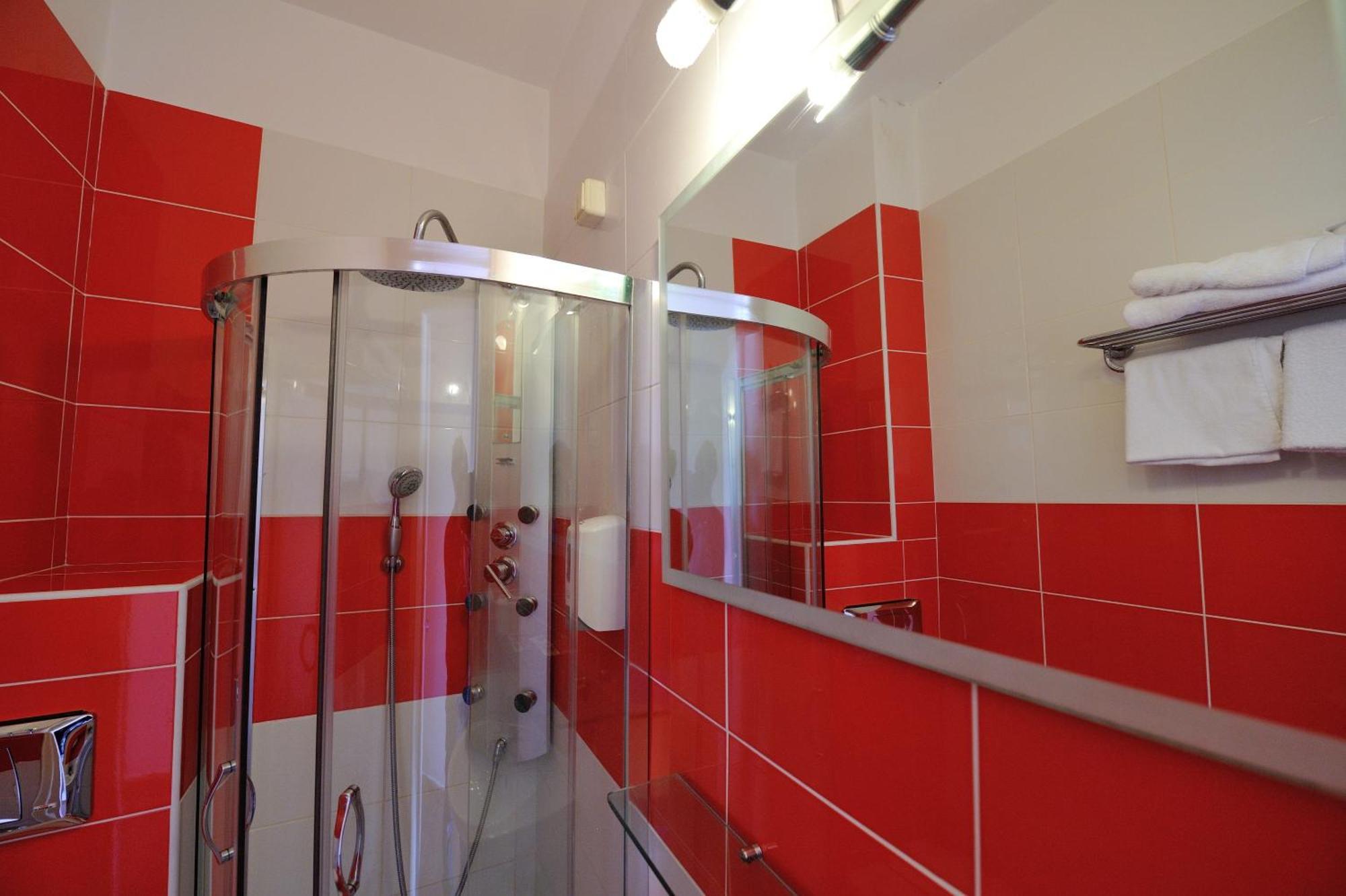 Adonis City Hotel Patras Buitenkant foto