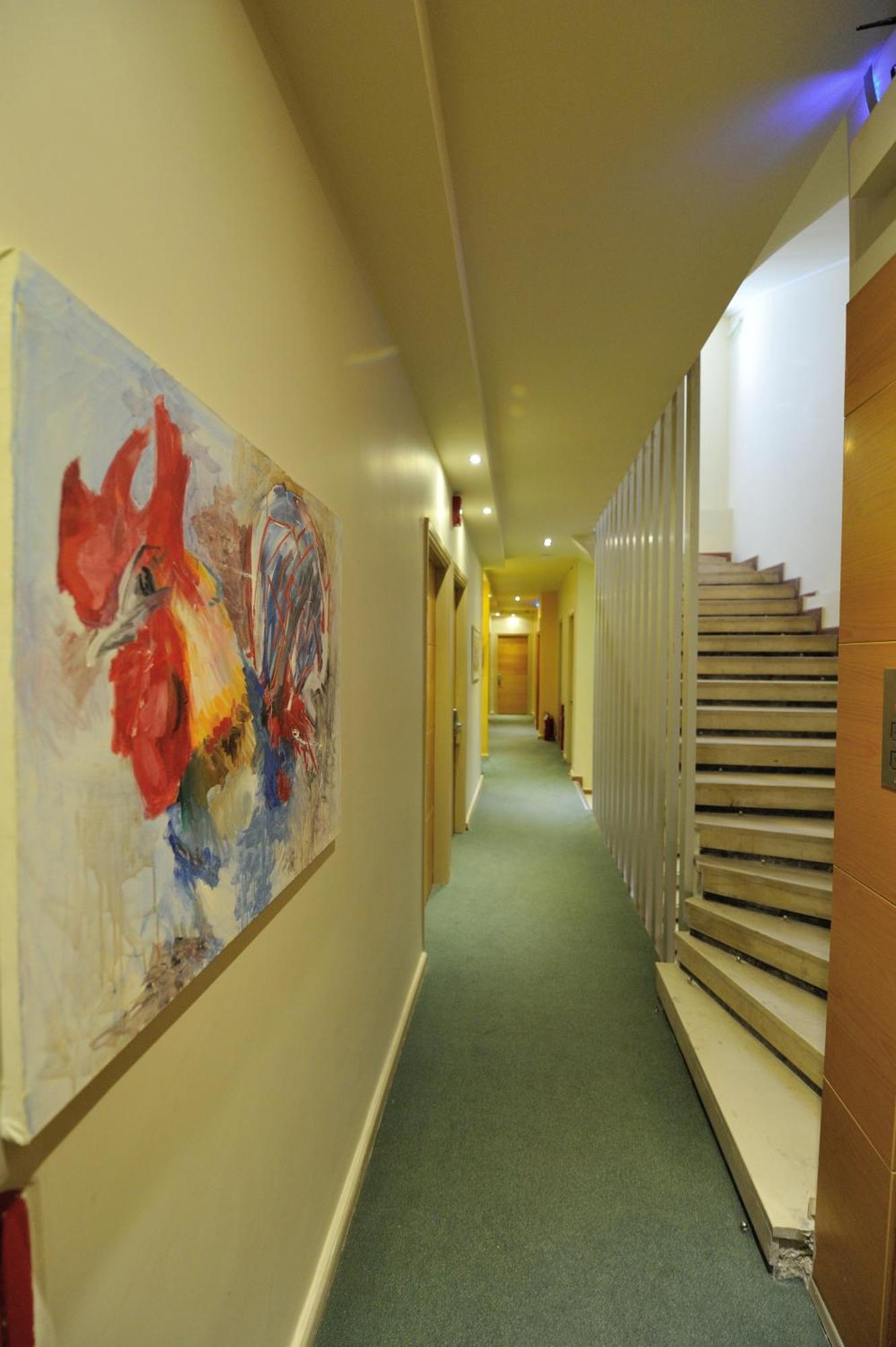 Adonis City Hotel Patras Buitenkant foto