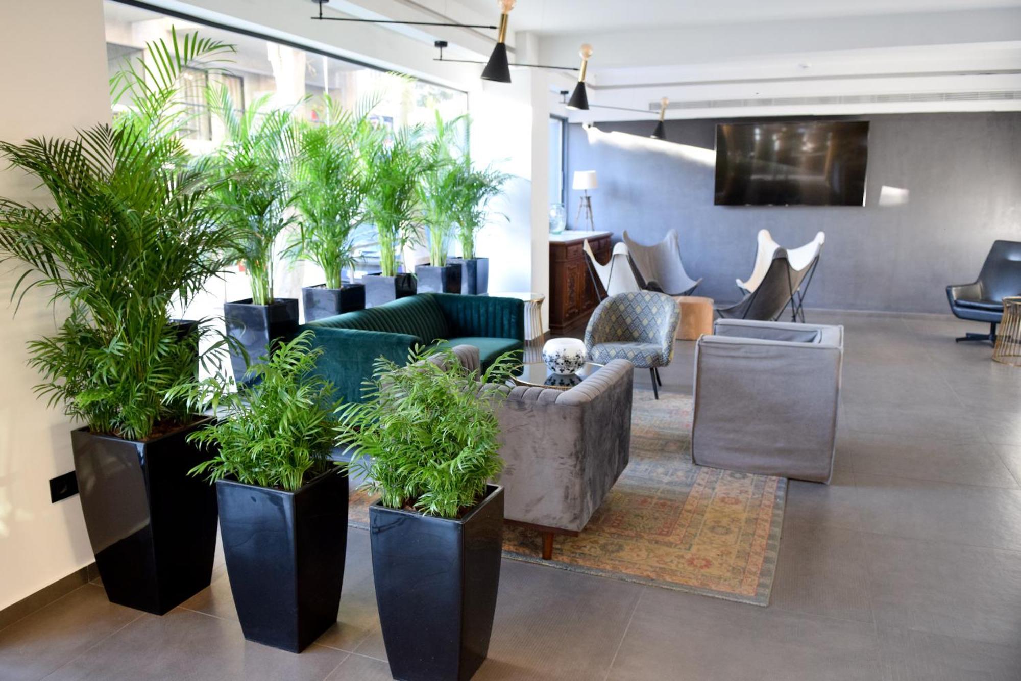 Adonis City Hotel Patras Buitenkant foto