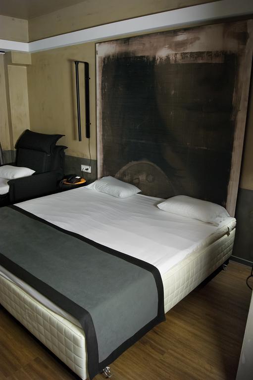 Adonis City Hotel Patras Buitenkant foto