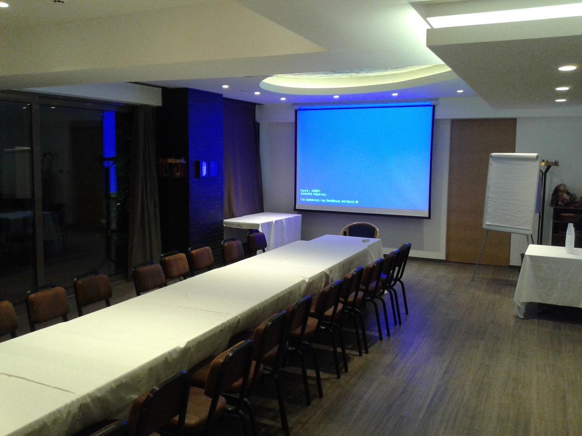Adonis City Hotel Patras Buitenkant foto